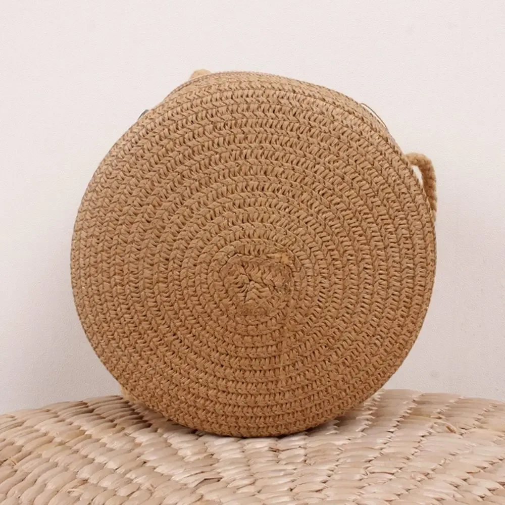 sac à bandoulière rond en paille tressée fait main pour femmes et filles, avec pompon épais, idéal pour l'été, la plage, les voyages et le quotidien, sac de rangement tendance
