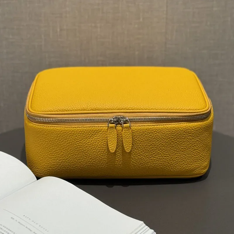 sac de maquillage en cuir de grande capacité, de forme boîte, à la mode, sac de toilette portable multifonctionnel, rangement simple pour cosmétiques de voyage.