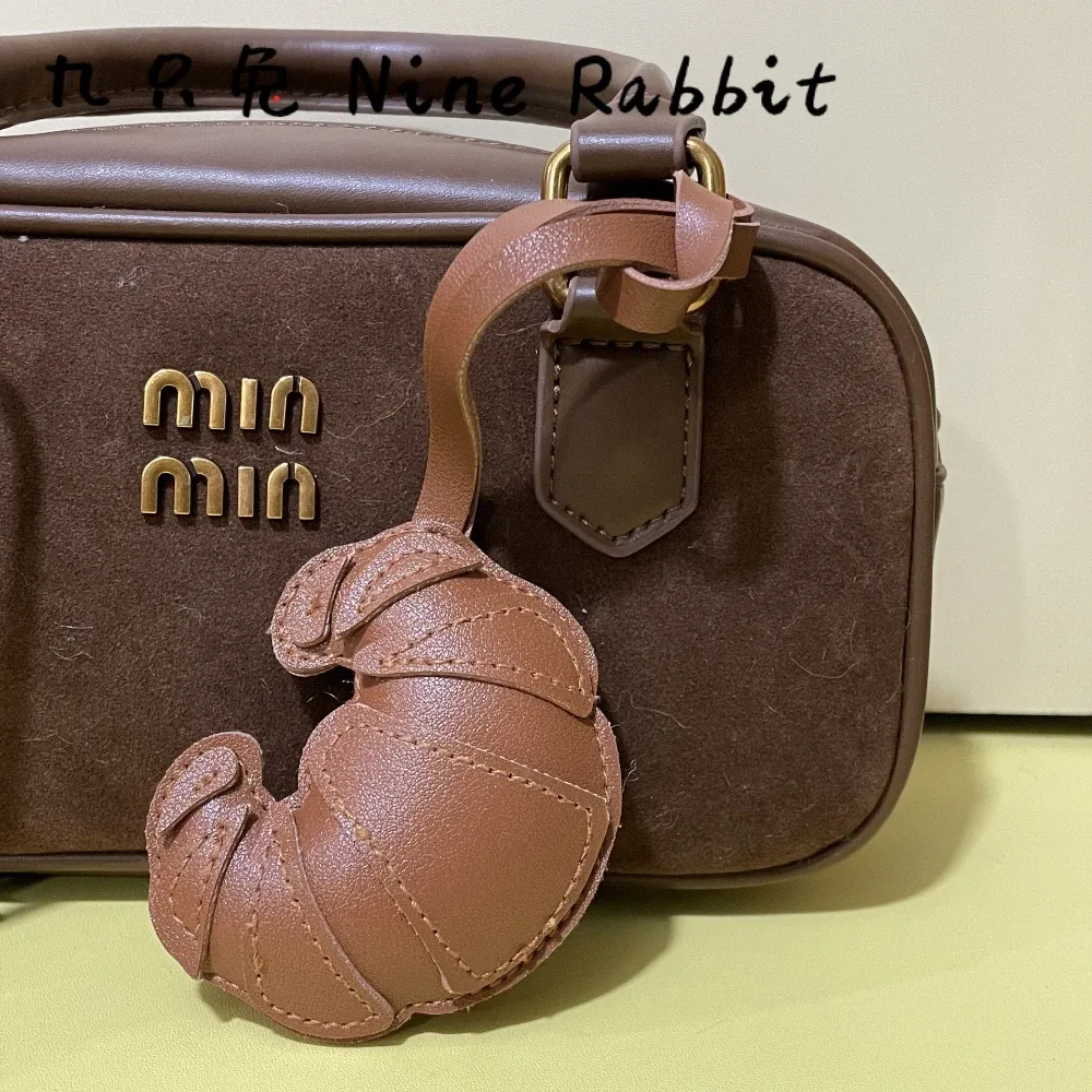 Breloque de sac Croissant en cuir PU, sac à dos Animal Kawaii, porte-clés doux, accessoire fait à la main, mignon Couple ami, bijoux cadeau