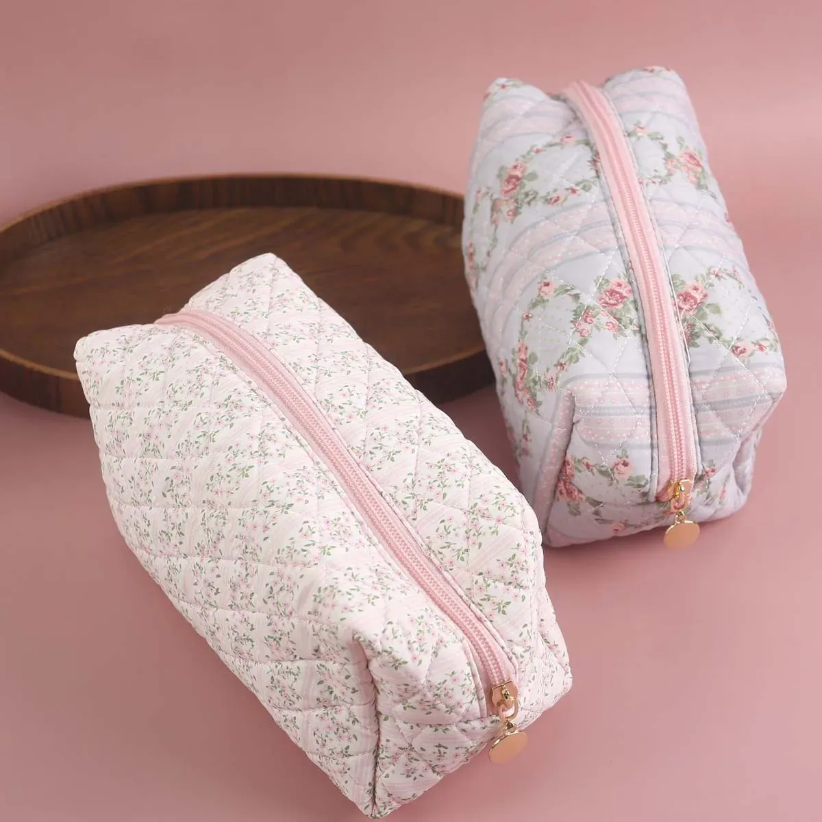 Petit sac de maquillage matelassé à fleurs, sac de voyage à fermeture éclair pour soins de la peau, sac de rangement Portable de grande capacité, sac souple imprimé de rangement
