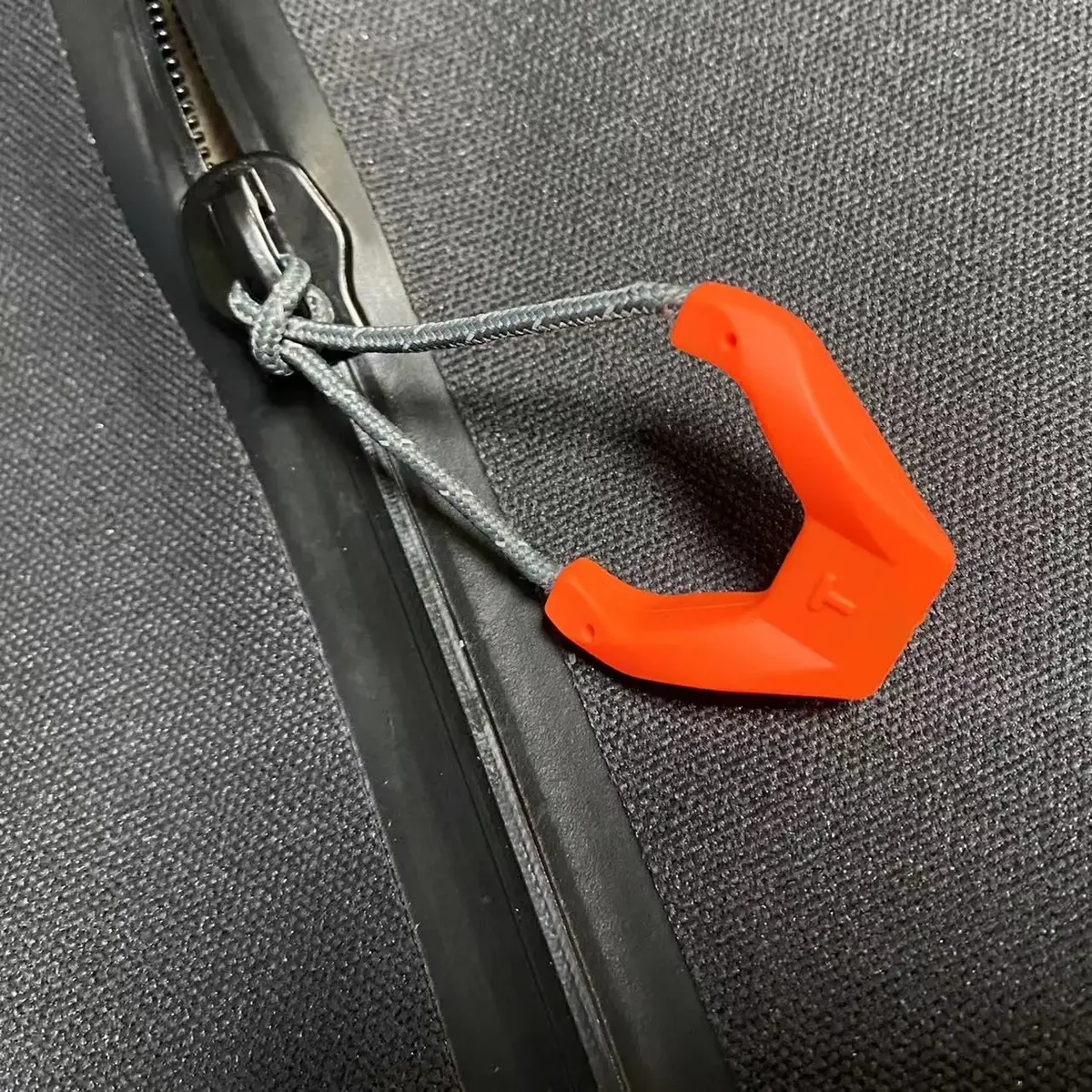 extracteur de fermeture éclair en tpu durable en forme de t multifonction pour l'extérieur, sac à dos tactique, sac de voyage, accessoires de corde arrière à fermeture éclair, 10 pièces/lot