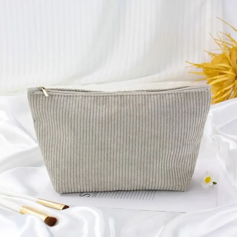 trousse de toilette de voyage en velours côtelé, organiseur de cosmétiques avec pochette pour serviettes hygiéniques, design mignon pour femmes