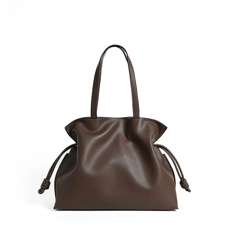 sac seau en cuir de vachette souple 2026 pour femme, sac fourre-tout plissé à cordon, sac de luxe de créateur à bandoulière unique, sac porte-bonheur