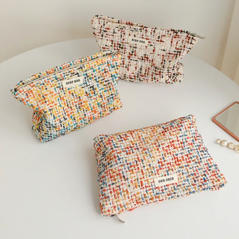 sac à cosmétiques en peluche jaune pour femmes, trousse de toilette de voyage portable, sac de rangement de changement de cosmétiques de grande capacité, pochette de banlieue ins