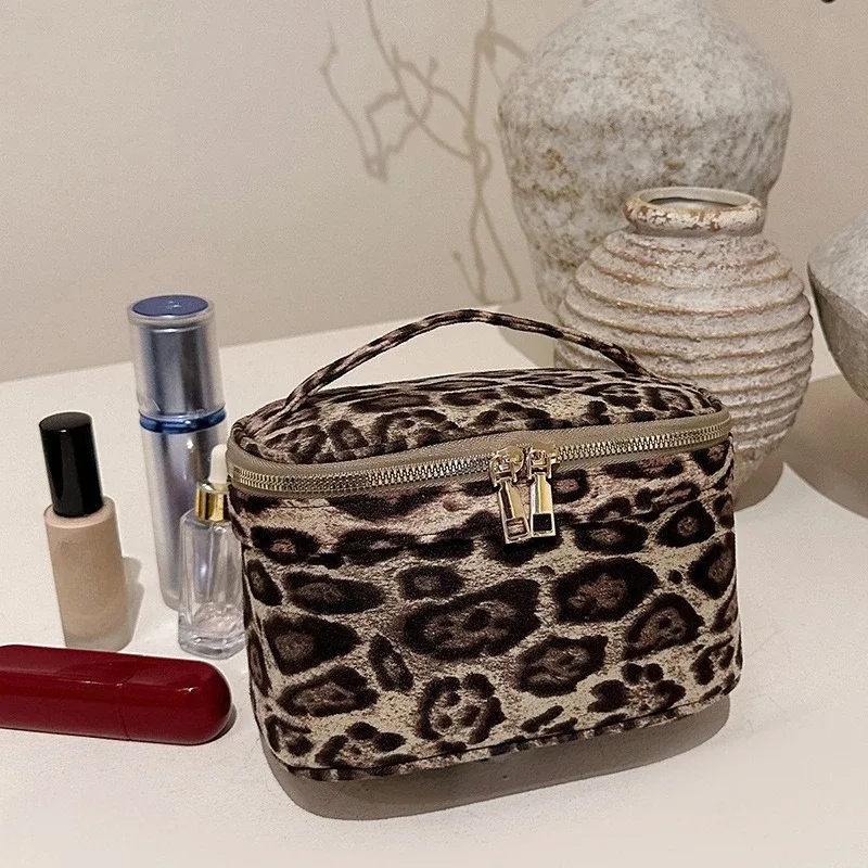 sac à cosmétiques en faux daim pour femmes, sac de voyage de bain de grande capacité, poches de maquillage vintage, sac de rangement à main, boîte de toilette léopard