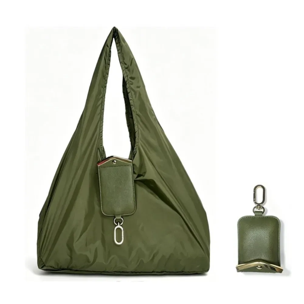 sac fourre-tout porte-clés couleur unie, mini sac de shopping pliable résistant aux déchirures, ultra-léger et peu encombrant, pochette 2-en-1 avec breloque.