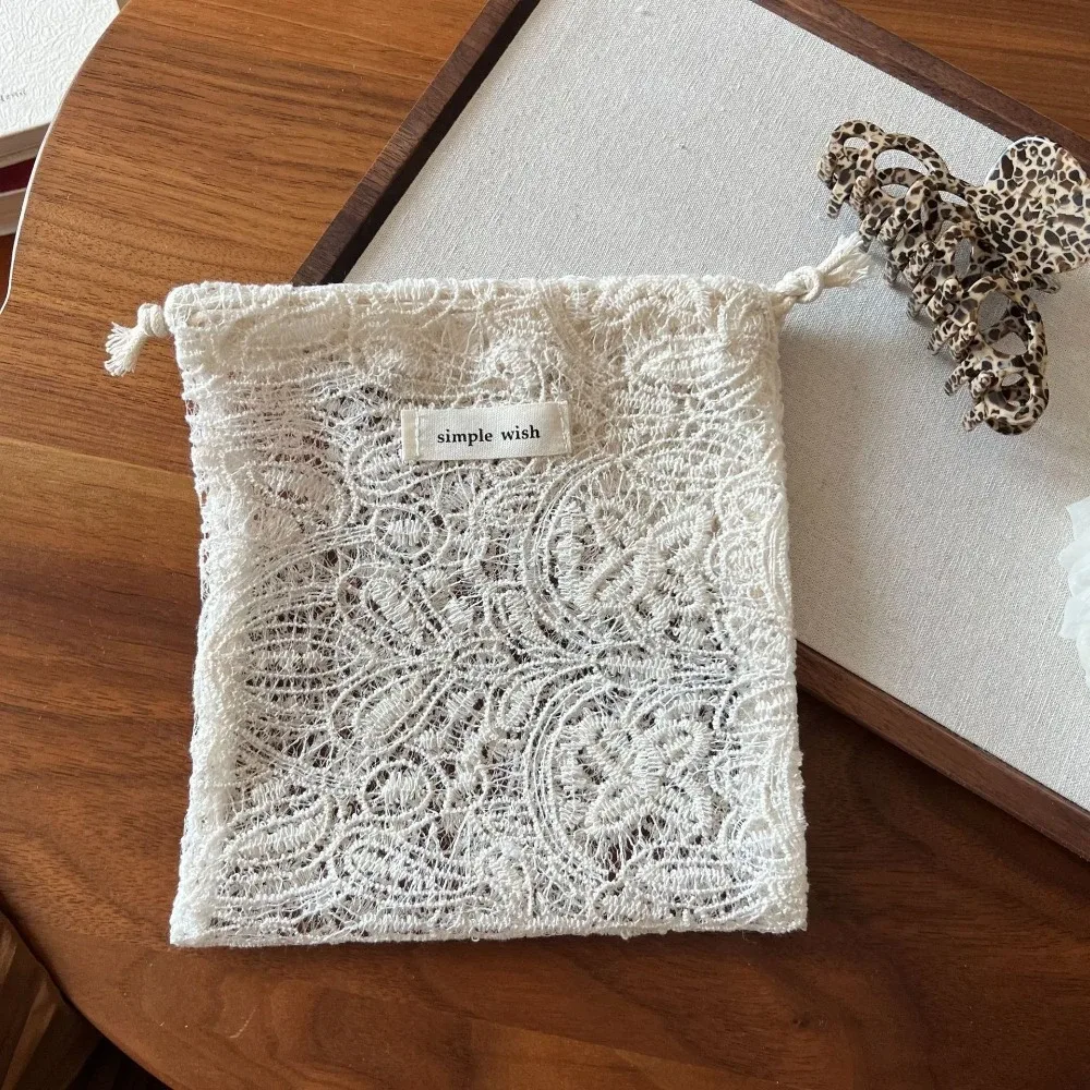 sacs de rangement cosmétiques vintage en dentelle blanche brodée, étuis en coton à motif floral ajouré avec cordon de serrage, pochette de rangement pour maquillage