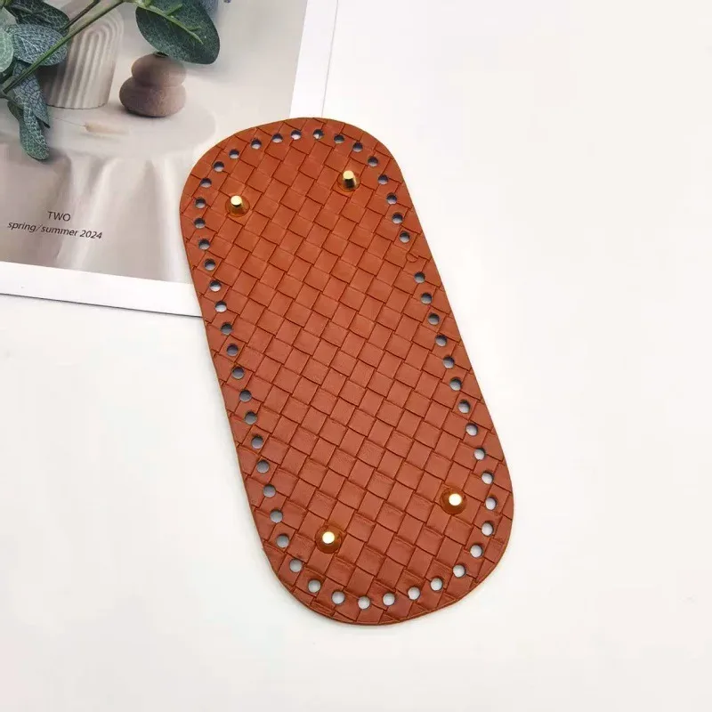 base de sac en similicuir multicolore à motif tissé avec trous pour rivets, accessoire de bricolage fait main, base de sac polyvalente pour les passionnés de bricolage, idéale pour la création de sacs à bandoulière et de sacs sous le bras.