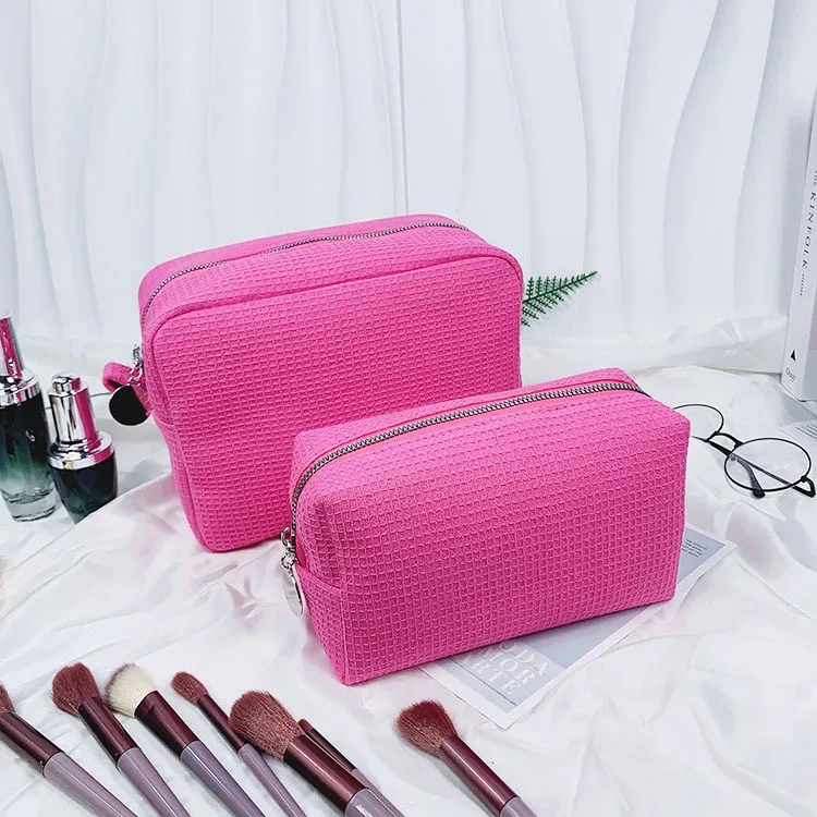 pochette de maquillage personnalisée brodée avec nom, sac cosmétique sur mesure, cadeau pour demoiselle d'honneur, cadeau pour lune de miel, cadeau pour l'équipe de mariage