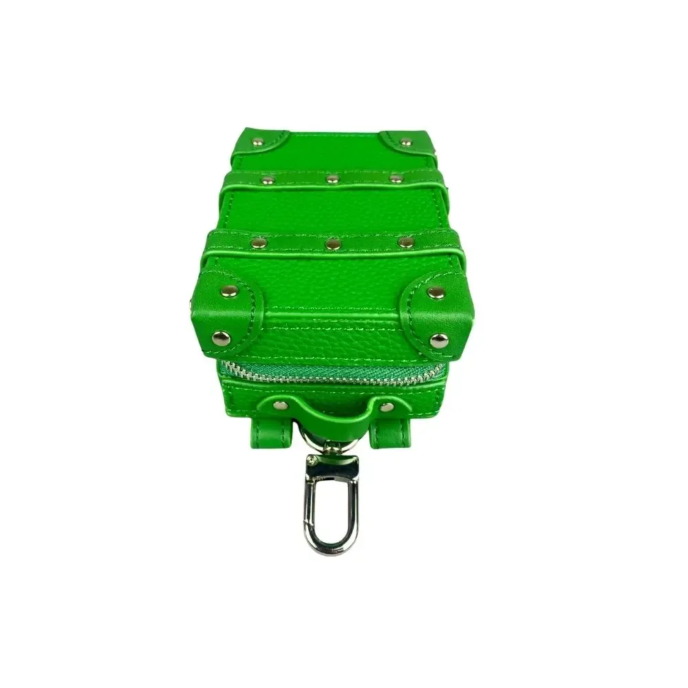 mini breloque de sac porte-clés de valise de luxe en cuir véritable – pendentif de coffre clouté avec rangement (écouteurs, clés, rouge à lèvres, pièces de monnaie)