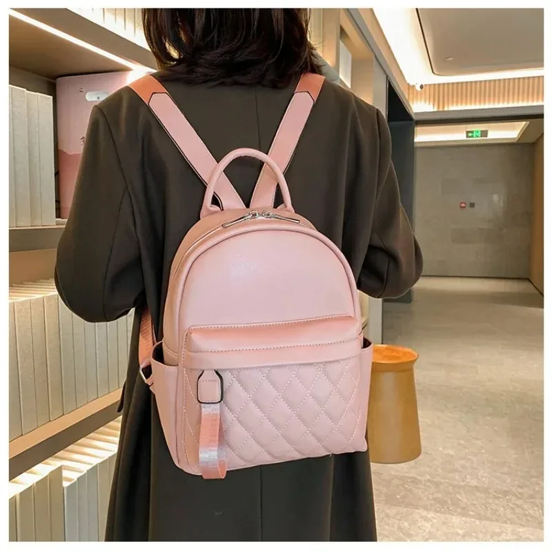 sac à dos en pu pour femme avec nom brodé, sac de mode personnalisé de haute qualité, cadeau idéal pour les femmes et les filles pour une utilisation quotidienne et en extérieur