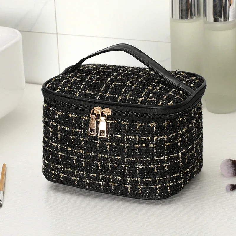nouveau sac de maquillage portable de grande capacité pour femmes, trousse de toilette à main, organisateur cosmétique essentiel pour le rangement de la salle de bain
