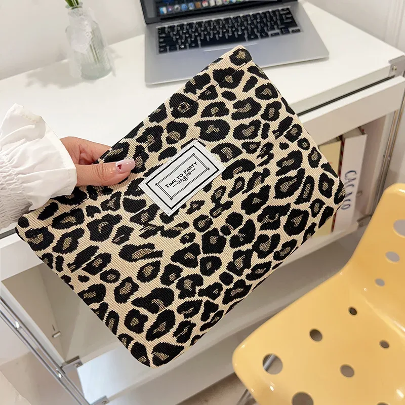 sac cosmétique grande capacité imprimé zèbre et léopard, sac de rangement portable pour soins de la peau et articles de toilette, pochette de voyage minimaliste et polyvalente