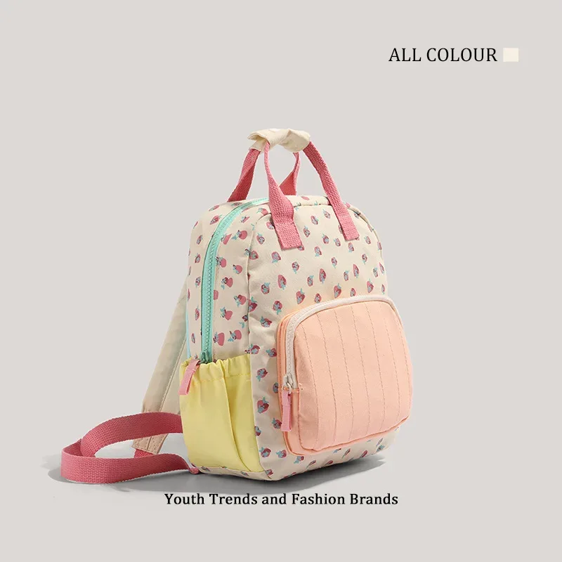 sac à dos imprimé fraise avec nom brodé, joli sac en toile contrastée dopamine, léger, idéal pour un usage quotidien, voyage pour les enfants