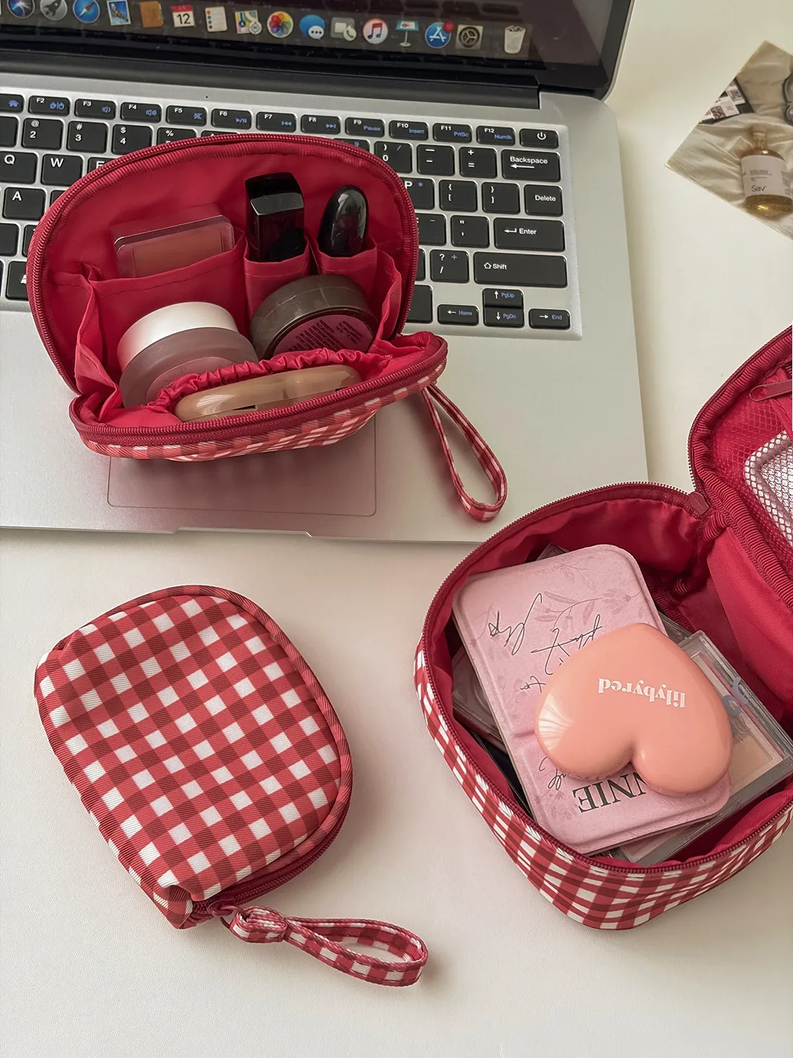 airfriend – trousse de maquillage à grille rouge pour femmes, fourre-tout rond, pochette de rangement pour cosmétiques, sac à main de voyage, grande capacité, sac à fermeture éclair pour rouges à lèvres
