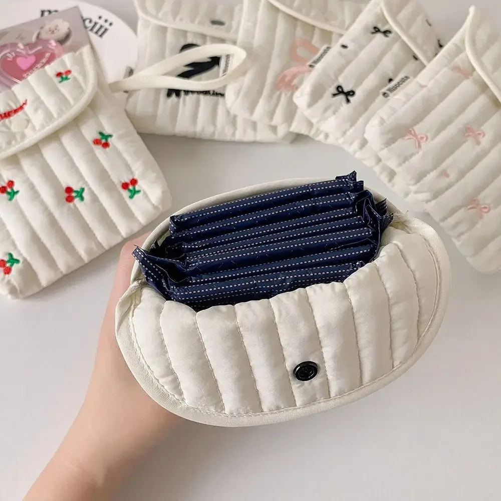 sac à cosmétiques cerise brodé de grande capacité, sac de rangement pour serviettes menstruelles avec nœud papillon, sac de rangement pour serviettes hygiéniques, sac pour petits articles