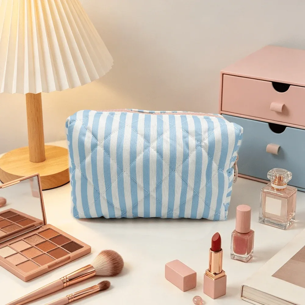 pochette de maquillage matelassée à rayures bleues, organiseur de cosmétiques élégant pour femmes, grande capacité, légère, trousse de toilette de voyage