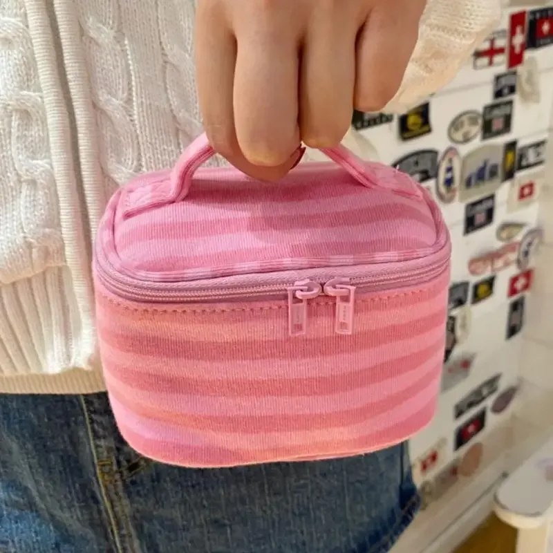 trousse de maquillage rose rayée avec miroir et fermeture éclair, sac de voyage portable pour femmes, organisateur cosmétique mignon et doux, pochette de toilette