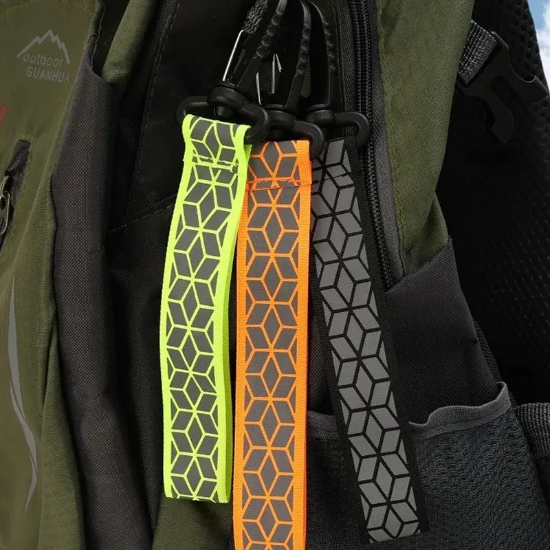 Sangles réfléchissantes pour sac à dos, 2 pièces, porte-clés de sécurité réfléchissant pour sac à dos, fournitures de sécurité soigneusement conçues pour le Camping