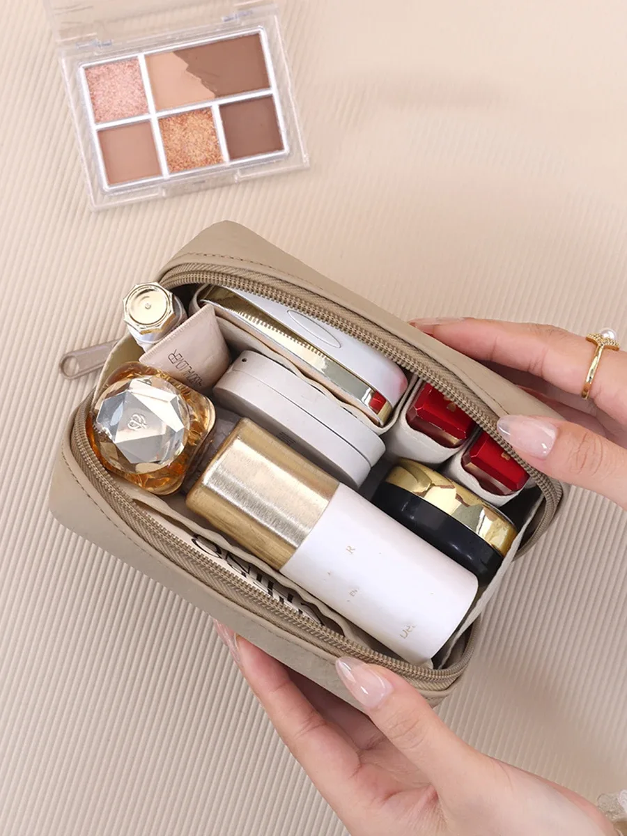 mini trousse de maquillage portable, sac cosmétique léger pour les voyages, pour le rangement des rouges à lèvres et des petits objets