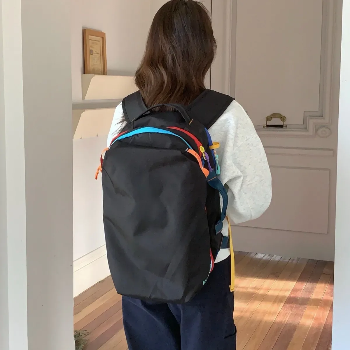 Sac à dos de randonnée léger 28L, couleur tendance Dopamine, grande capacité, sac à dos de voyage unisexe décontracté pour activités de plein air