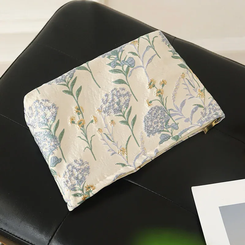 trousse de maquillage pour femmes, bouquet bleu, serviette hygiénique de grande capacité, retouche, fournitures de maquillage, sac de rangement en toile, trousse de toilette