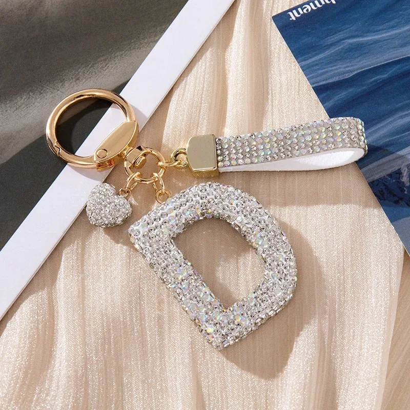 porte-clés avec lettres blanches brillantes, alphabet a-z pour porte-clés de voiture/sac à dos et cadeau avec lanière ajoutée