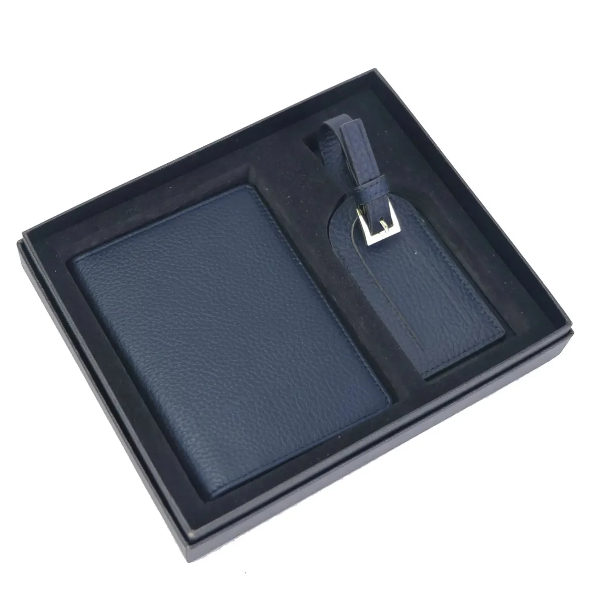 coffret cadeau en cuir de vache avec lettres initiales monogrammées, porte-passeport, étiquette de bagage, couverture de passeport, accessoires de voyage