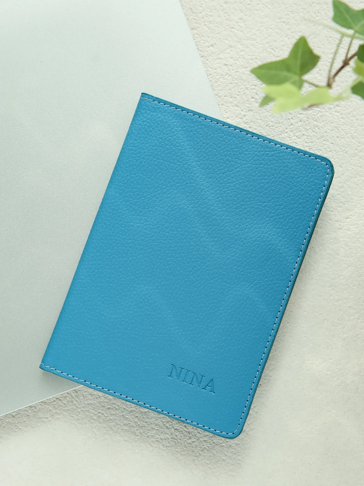 porte-passeport personnalisé avec nom, monogramme personnalisé, texture en similicuir, couverture de passeport unie avec blocage rfid, cadeau de vacances