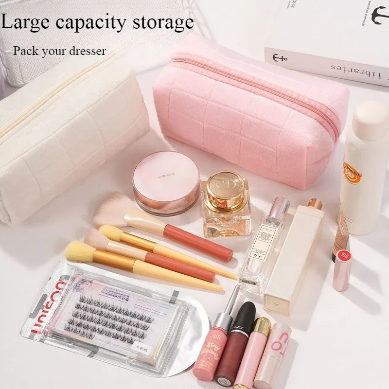 nouvelle trousse de toilette en peluche mignonne, sac de rangement pour produits de soin de la peau de voyage, sac de rangement de grande capacité pour téléphone portable féminin au design élégant