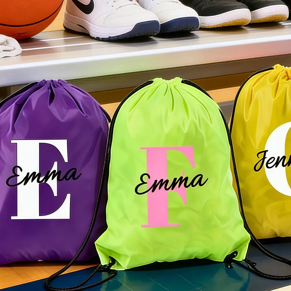Sac à dos à cordon personnalisé avec nom, sac de sport personnalisé avec fond renforcé, cordon de serrage pour le sport, les voyages, l'école, cadeau d'anniversaire