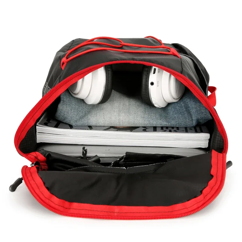 le sac à dos léger d'extérieur pliable en nylon, un sac à main simple et un sac de randonnée convient aux sports et aux voyages de plein air