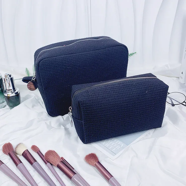 pochette de maquillage personnalisée brodée avec nom, sac cosmétique sur mesure, cadeau pour demoiselle d'honneur, cadeau pour lune de miel, cadeau pour l'équipe de mariage