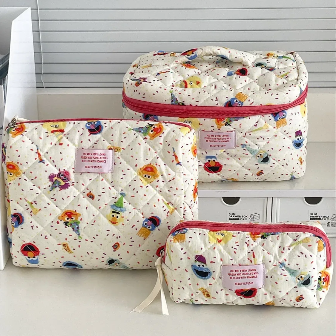 lot de 3 trousses de toilette matelassées à nœuds et motifs floraux, style vintage, grande capacité, souples et portables, pour maquillage et articles de toilette