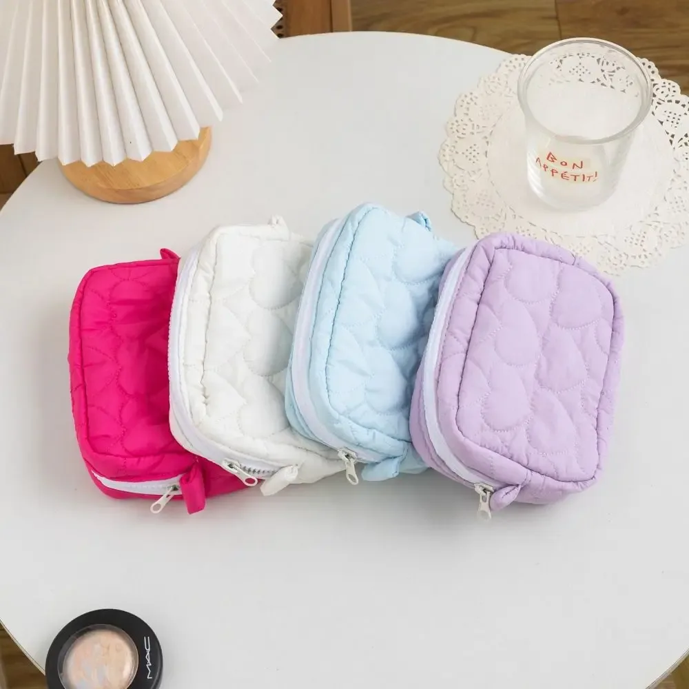 sacs de rangement de voyage pour étudiants, mini poudres cosmétiques, sacs à main d'embrayage pour femmes, design coeur d'amour, grande capacité, mignon, nouvelle mode