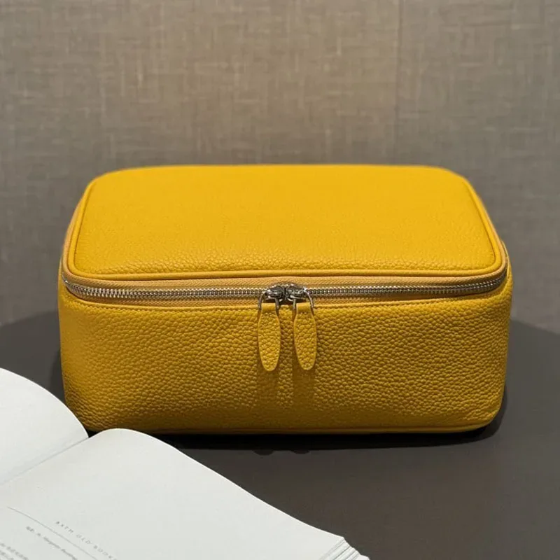 sac de maquillage en cuir de grande capacité, de forme boîte, à la mode, sac de toilette portable multifonctionnel, rangement simple pour cosmétiques de voyage.