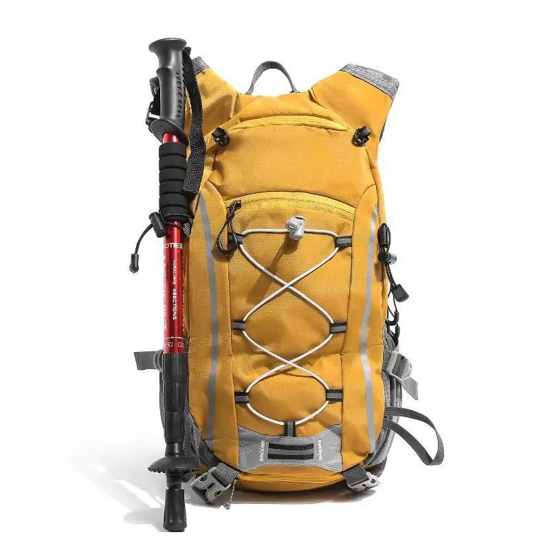 sac à dos de randonnée léger avec bandes réfléchissantes, sangle réglable, poche externe en mesh, support pour bâton de trekking, porte-bouteille et compartiment pour ordinateur portable