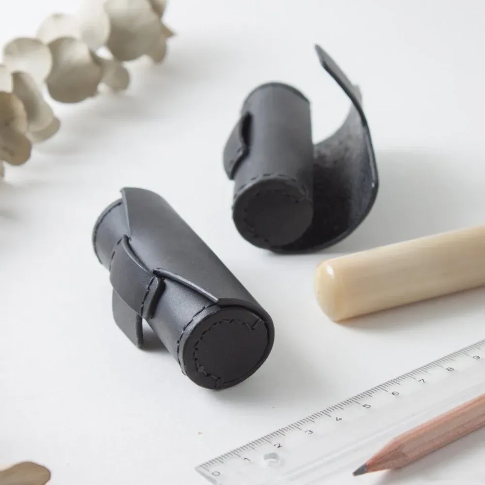 boîte à rouge à lèvres ronde en cuir exquis, sac de rangement multifonctionnel scellé, design cylindrique 3d, étui à rouge à lèvres en cuir