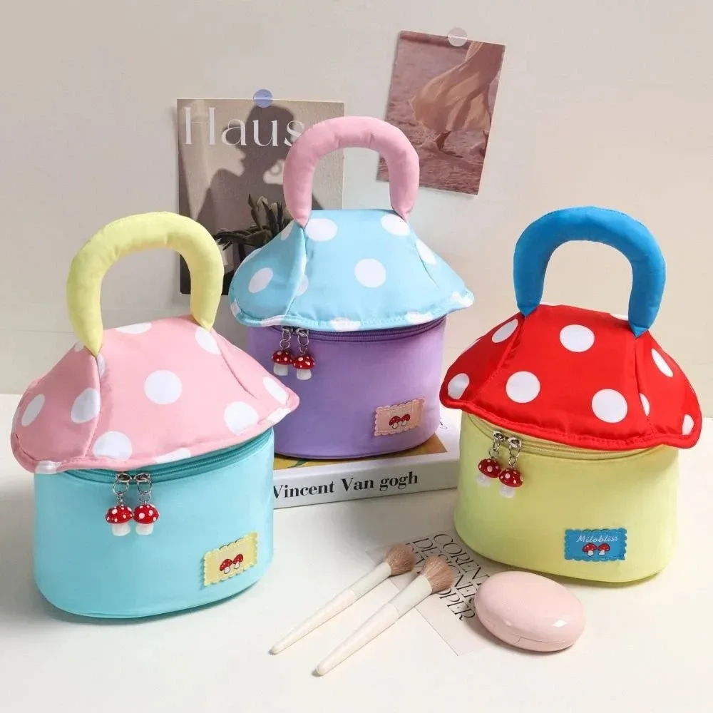 grande trousse de maquillage mignonne grande capacité, sac cosmétique multifonctionnel en forme de maison champignon, trousse de toilette esthétique portable