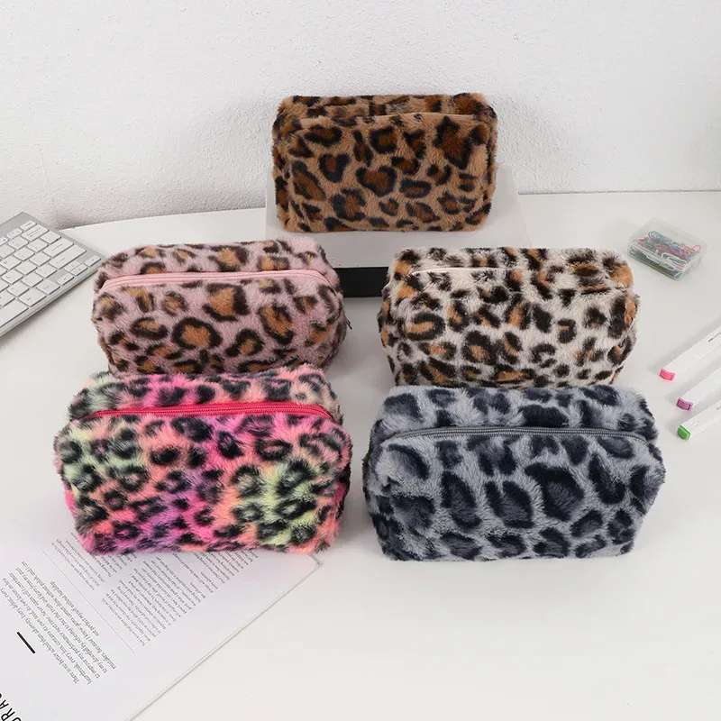 pochette de maquillage en peluche à imprimé léopard, sac de toilette portable pour voyage, sac cosmétique doux et duveteux, trousse à crayons multi-usage pour filles