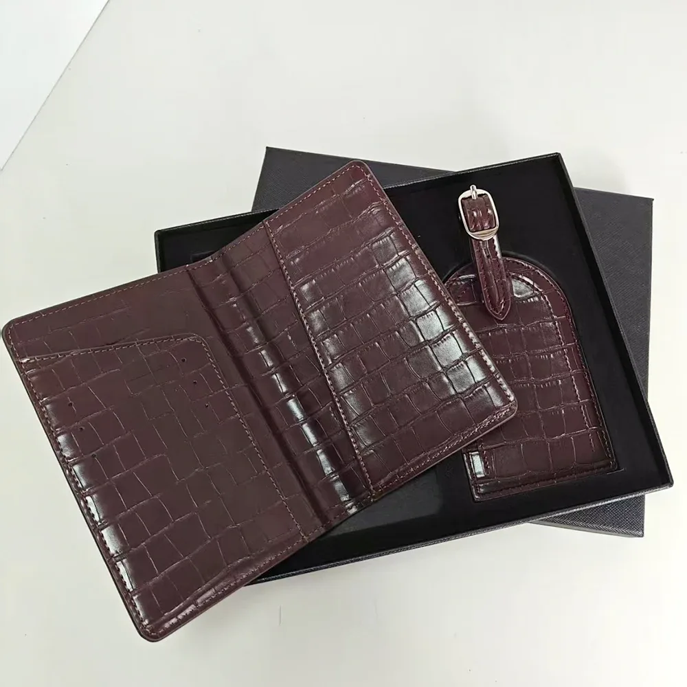 ensemble cadeau luxe : housse de passeport et étiquette de bagage personnalisables – accessoires de voyage pour hommes et femmes – porte-passeport et étiquette de valise