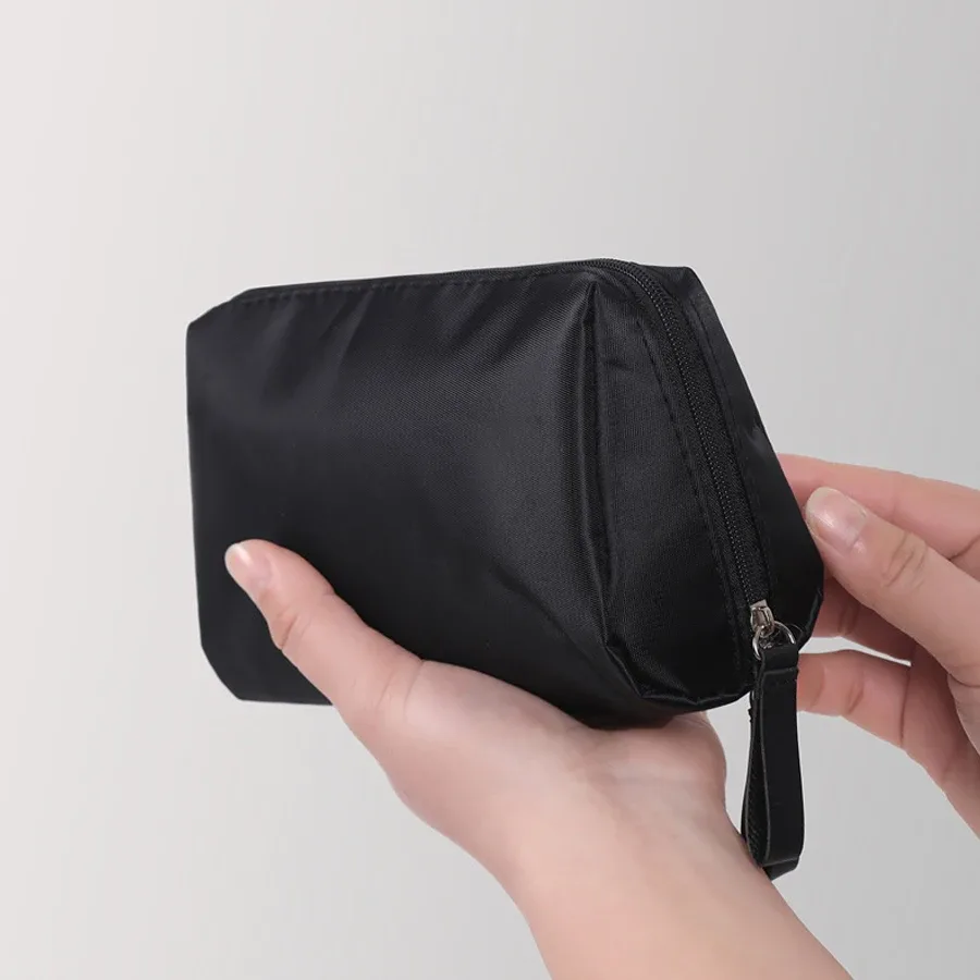 sac de maquillage portable, sac de rangement pour les essentiels quotidiens, sac de rangement multifonctionnel pour hommes et femmes, porte-monnaie léger à fermeture éclair, adapté au rouge à lèvres, au téléphone portable, aux câbles de données et aux petits objets, idéal pour une utilisation quotidienne et l'organisation en voyage.
