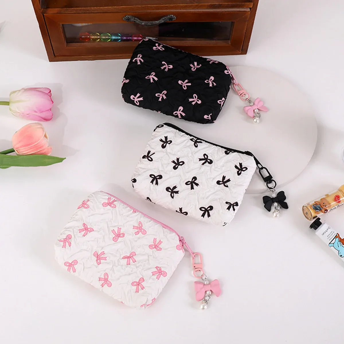 pochette cosmétique plissée avec nœud | pochette de maquillage en coton pour femmes, matelassée, de voyage, organiseur de maquillage pour filles, petite pochette à nœud portable