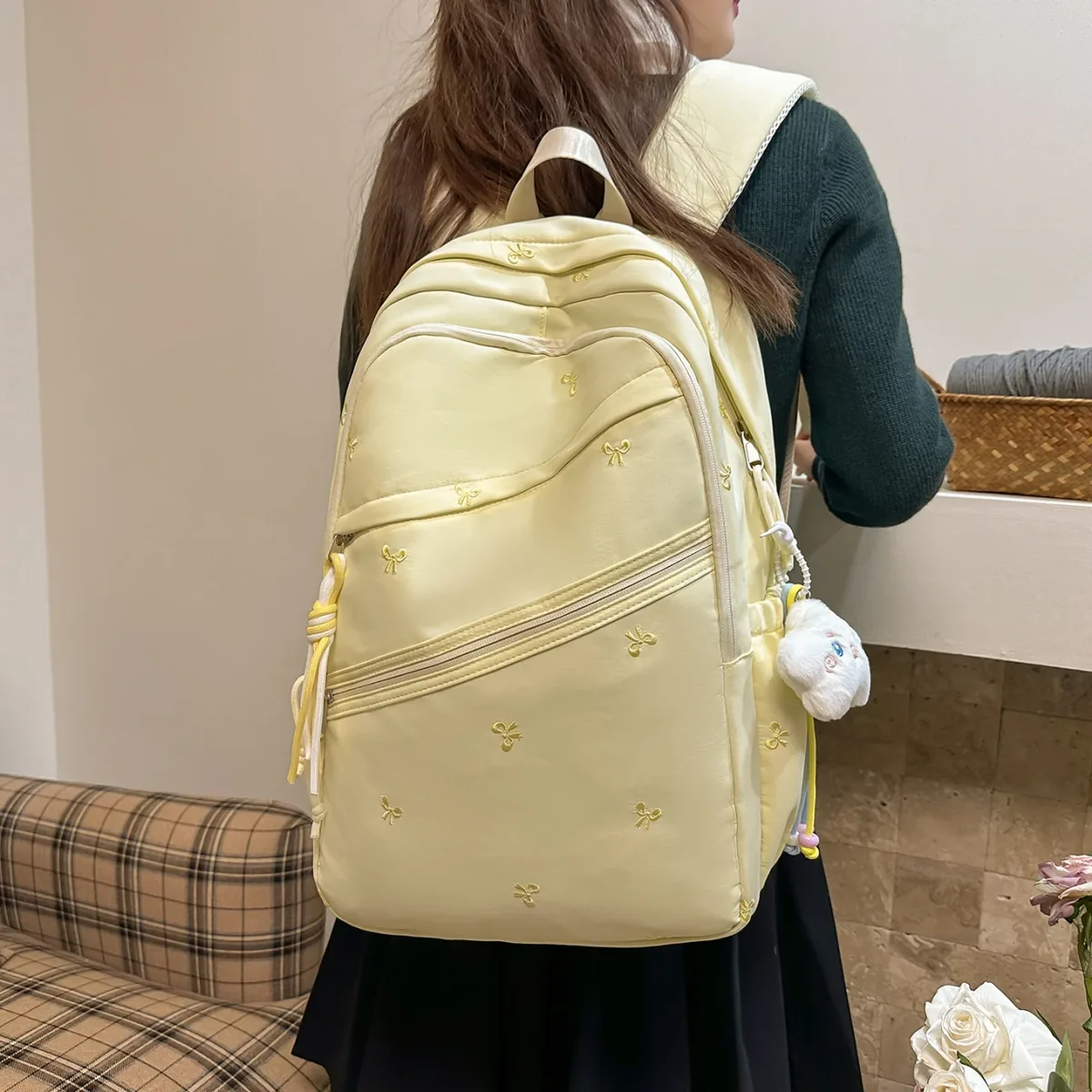 sacs à dos tendance en nylon brodés avec nœud, collection printemps/été 2026, nouveaux sacs polyvalents grande capacité pour étudiants et trajets quotidiens