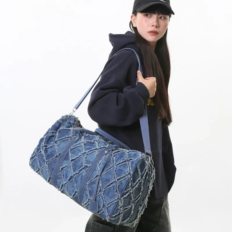 sac de sport en denim sac de voyage tendance sac à bandoulière unisexe sac de sport décontracté avec un design déchiré unique grande capacité utilisation polyvalente