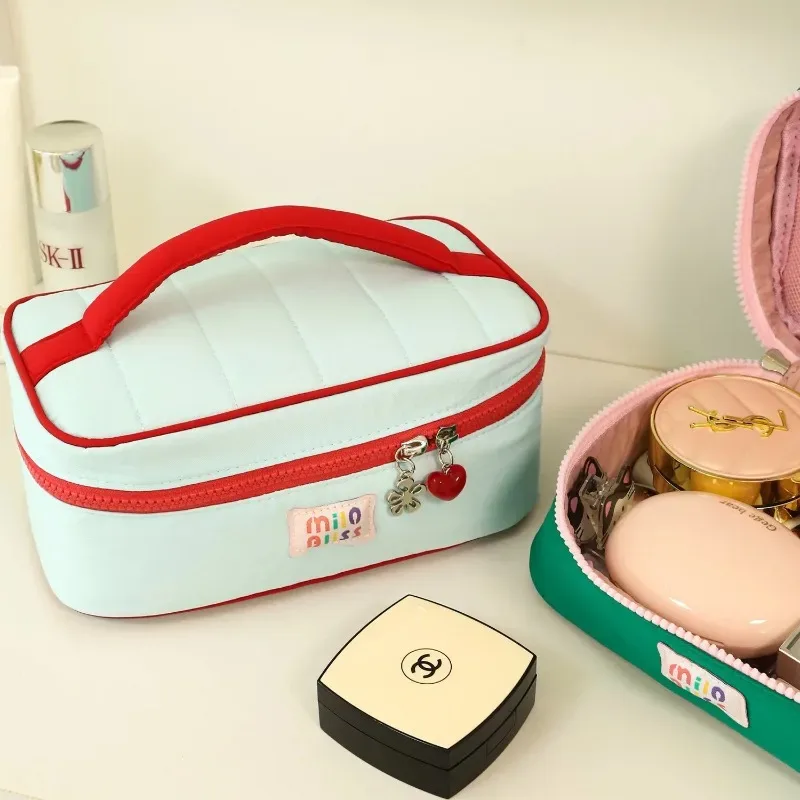 nouvelle trousse de maquillage et de soins de la peau portable de grande capacité, style coréen, trousse cosmétique à main, trousse de toilette de voyage mignonne avec blocs de couleurs