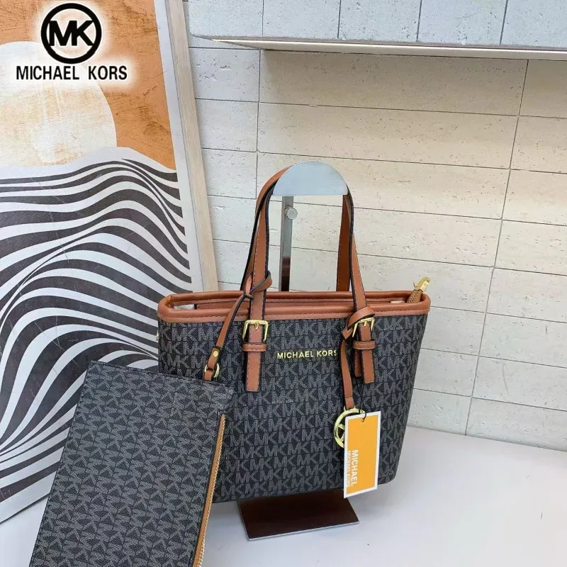 sac à bandoulière décontracté et tendance pour femmes michael kors, sac fourre-tout multifonctionnel classique mk pour les vacances, les voyages et les trajets quotidiens.