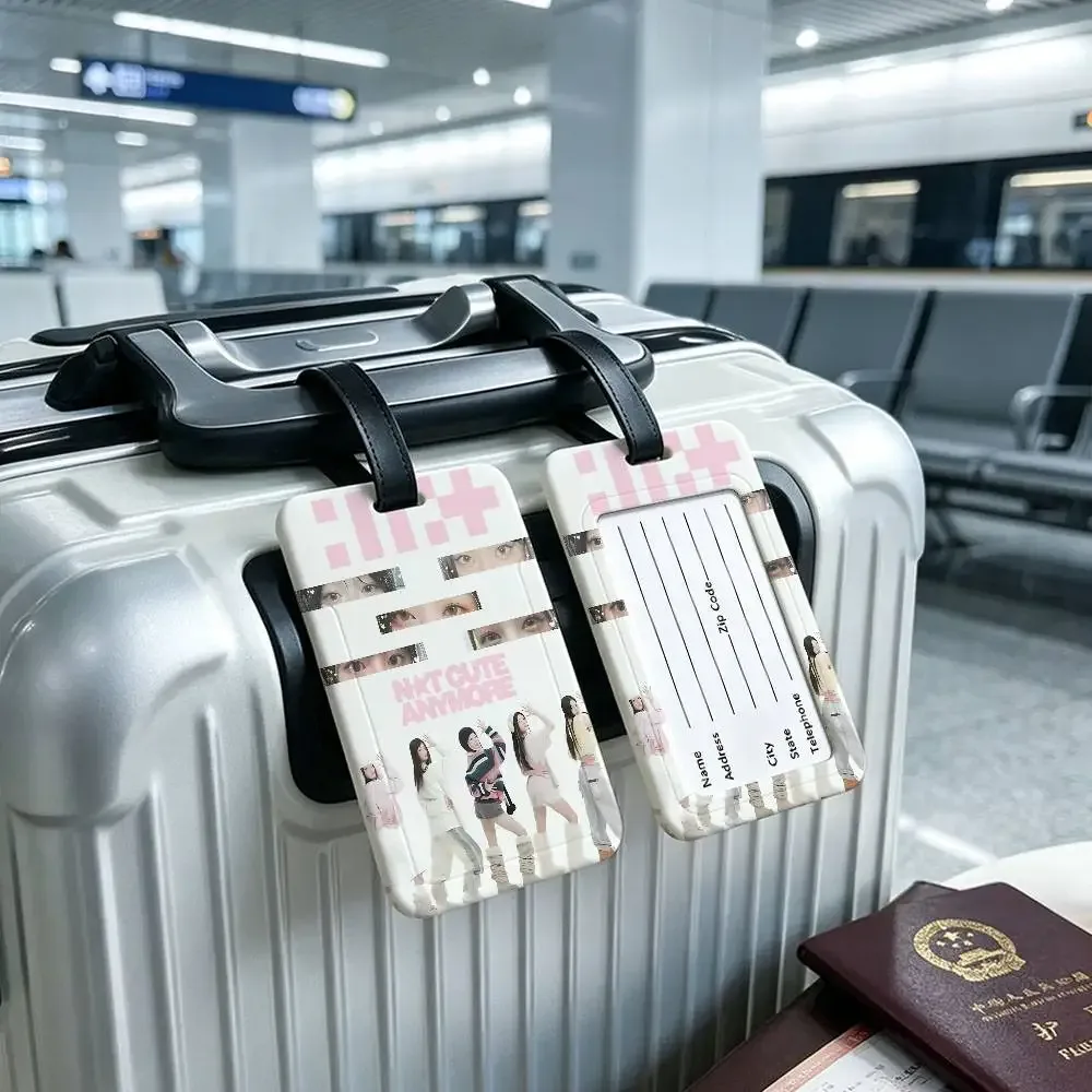 étiquette d'identification de bagage en pvc du groupe kpop i-illit, porte-carte d'informations anti-perte, étiquette de nom pour valise de voyage