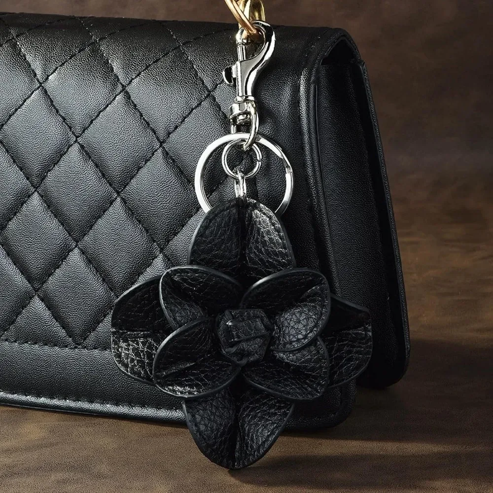 breloque de sac en forme de fleur noire, décoration de sac à main en trois dimensions avec pétales superposés, accessoire pour sacs à main et sacs à bandoulière pour femmes.