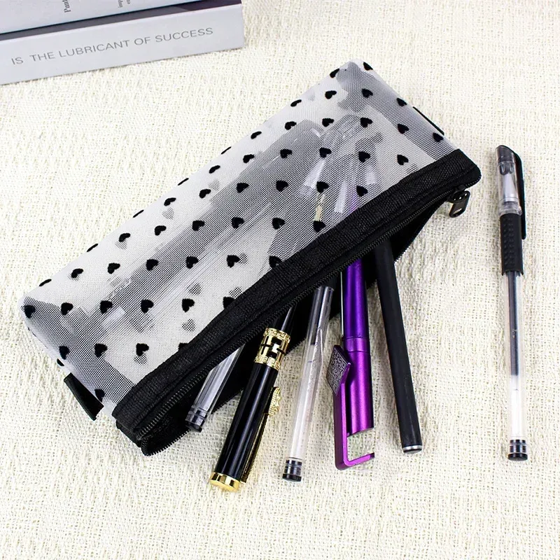 trousse de maquillage en maille avec fermeture éclair transparente, étui à crayons imprimé cœur noir, porte-stylo, poudres cosmétiques mignonnes, à transporter